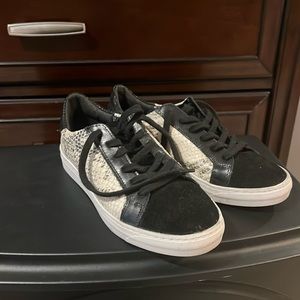 Leather sneakers with snakeskin